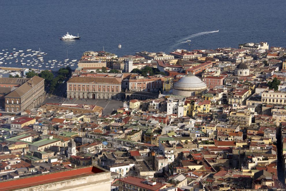 Piazza Plebiscito, Prefettura - Foto Enzo Abramo (Napoli)