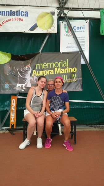 Finaliste tabellone 1 femminile Lonardo Maria Rosaria e Veronica  Pica con il Presidente